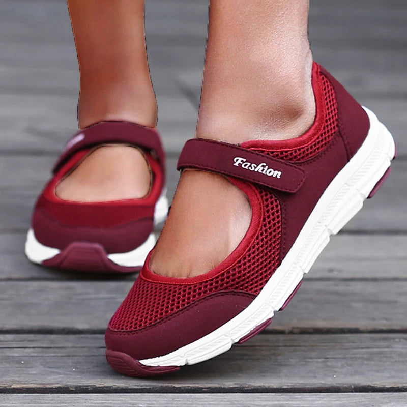 Casual Shoes 2024 New Fashion Women's Sneakers Soft Outdoor Sneakers Women Slip On Breathable Ladies Vulcanize Shoes Women Shoes