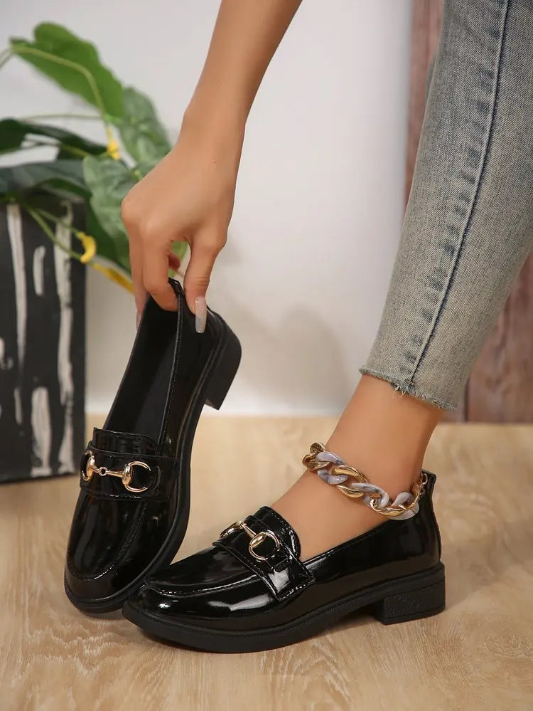 2024 Spring Women’s Leather Shoes British Style Metal Chain Black Mary Jane Low Heels Ladies Casual Loafers Plus Size 43